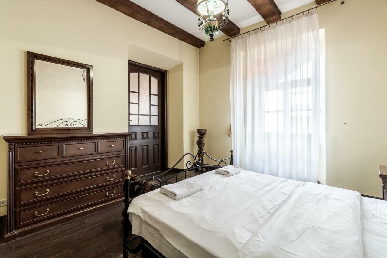 Tut Staroevreyska With Terrace Daire Lviv Dış mekan fotoğraf